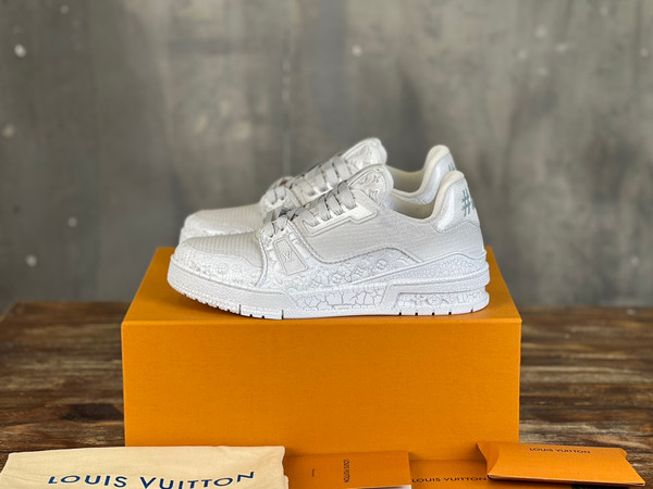Louis Vuitton Trainer Sneakers Calfskin Leather, White/Light Grey