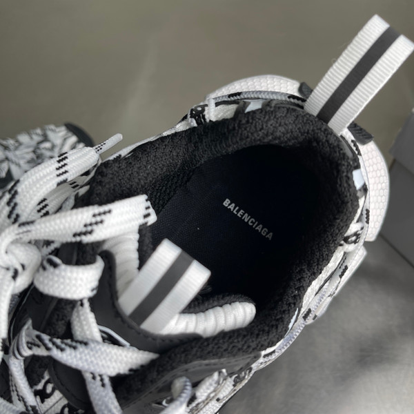 Balenciaga 3XL Mesh Sneakers Unisex, Black/White