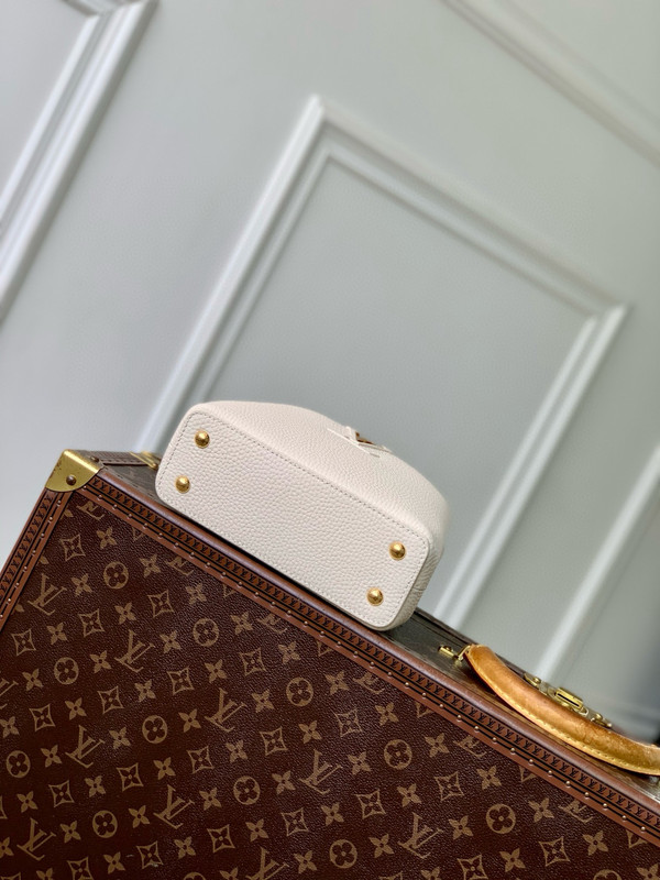 Louis Vuitton Capucines BB Bag 21cm Taurillon Leather M25087, Quartz