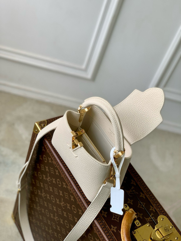 Louis Vuitton Capucines BB Bag 21cm Taurillon Leather M25087, Quartz