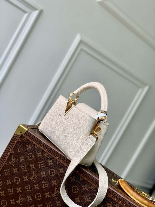 Louis Vuitton Capucines BB Bag 21cm Taurillon Leather M25087, Quartz