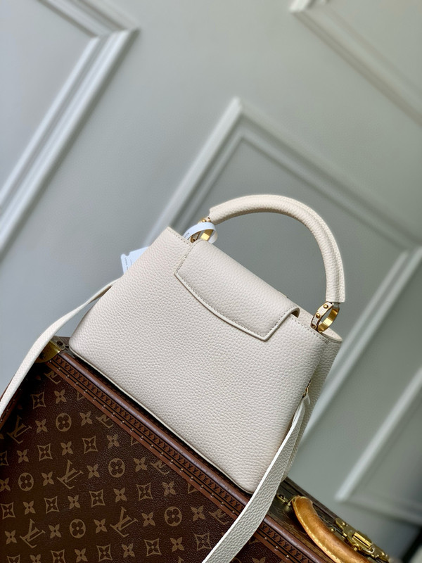 Louis Vuitton Capucines MM Bag 27cm Taurillon Leather M25087, Quartz
