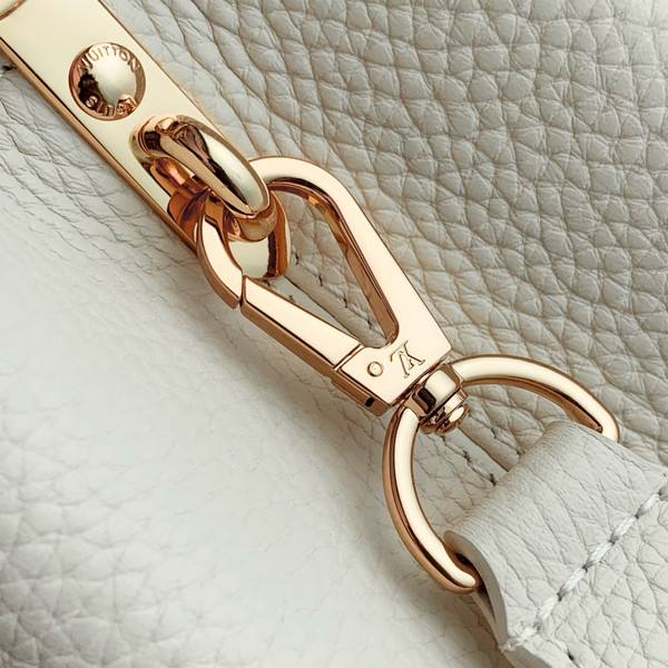 Louis Vuitton Capucines MM Bag 27cm Taurillon Leather M25087, Quartz