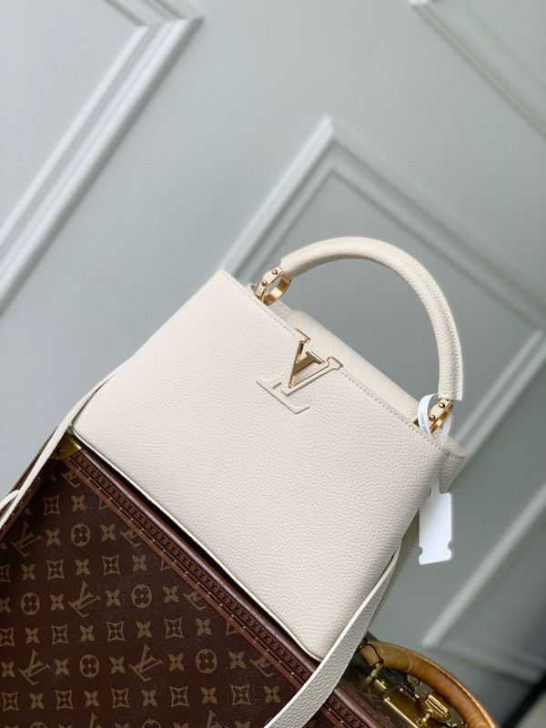 Louis Vuitton Capucines GM Bag 31cm Taurillon Leather M25087, Quartz
