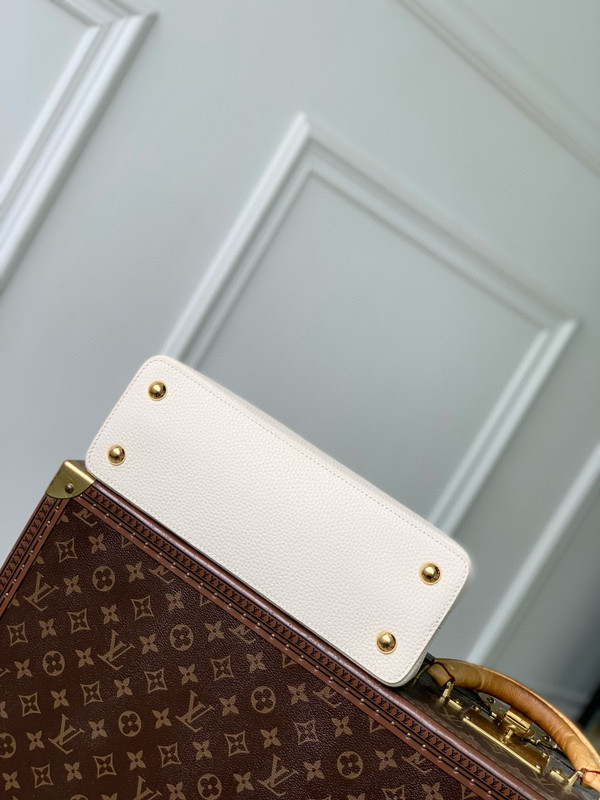 Louis Vuitton Capucines GM Bag 31cm Taurillon Leather M25087, Quartz