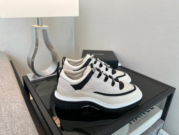 Chanel Sneakers Women Calfskin Suede Calfskin & Lambskin Fall-Winter 2025-2026 Pre-Collection, Off White & Black