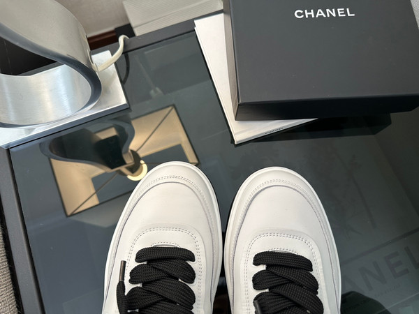 Chanel Sneakers Women Calfskin Fall-Winter 2025-2026 Pre-Collection, White & Black