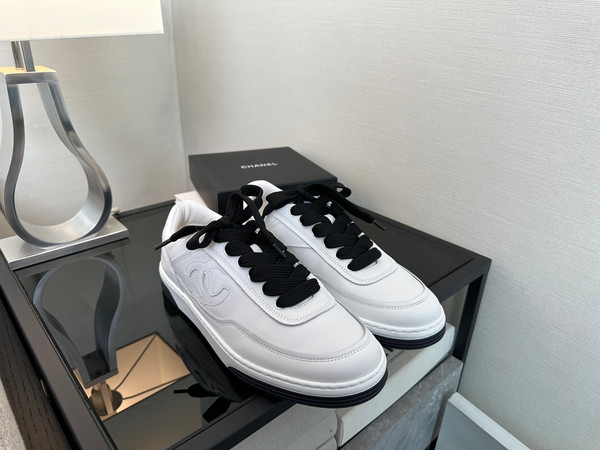 Chanel Sneakers Women Calfskin Fall-Winter 2025-2026 Pre-Collection, White & Black