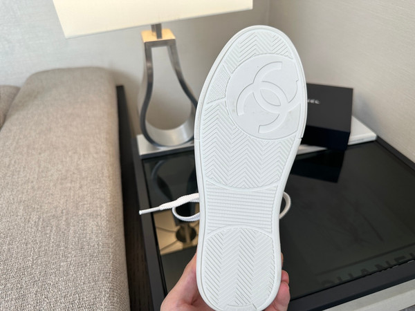 Chanel Sneakers Women Calfskin Fall-Winter 2025-2026 Pre-Collection, Silver