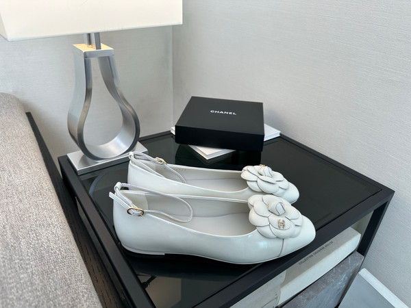 Chanel Mary Jane Ballet Flats Women Patent Calfskin 2024/25 Métiers D'art Collection, White