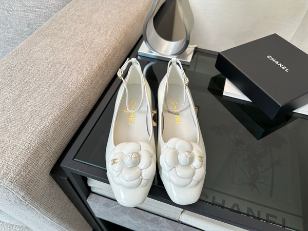 Chanel Mary Jane Ballet Flats Women Patent Calfskin 2024/25 Métiers D'art Collection, White