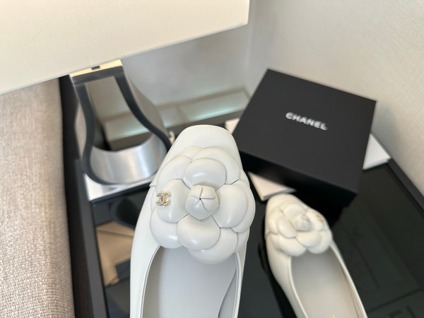 Chanel Mary Jane Ballet Flats Women Patent Calfskin 2024/25 Métiers D'art Collection, White