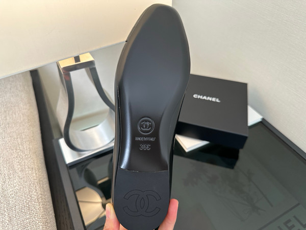 Chanel Mary Jane Ballet Flats Women Patent Calfskin 2024/25 Métiers D'art Collection, Black