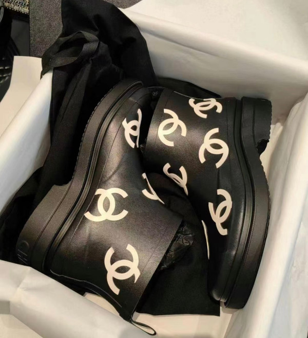 Chanel Ankle PVC Rainboots Women Calfskin 2024/2025 Métiers D'art Collection, Black/White