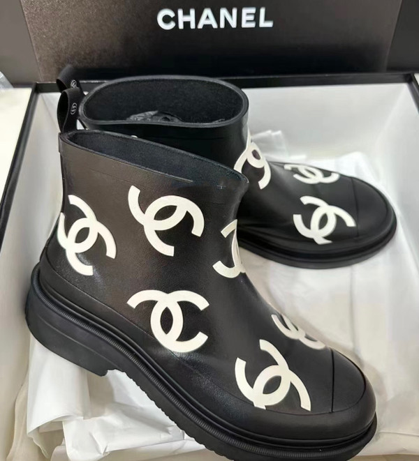 Chanel Ankle PVC Rainboots Women Calfskin 2024/2025 Métiers D'art Collection, Black/White