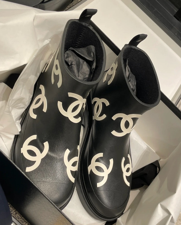 Chanel Ankle PVC Rainboots Women Calfskin 2024/2025 Métiers D'art Collection, Black/White