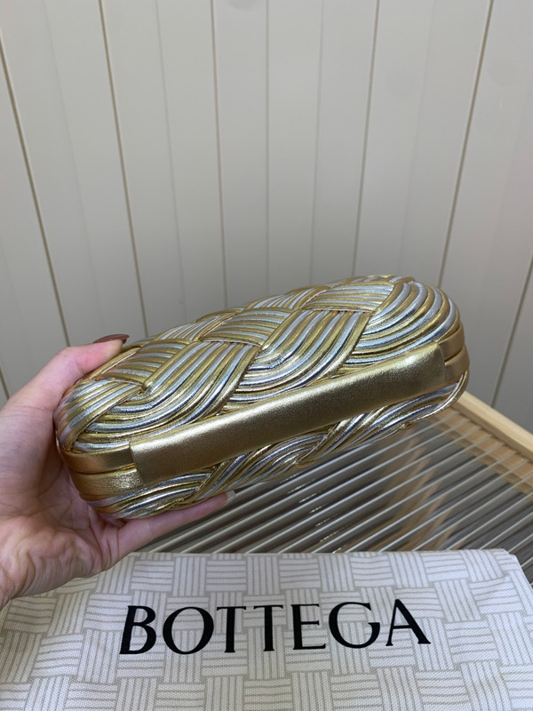 Bottega Veneta Women’s Knot Clutch Bag Two-Tone Intrecciato Metallic Leather Gold