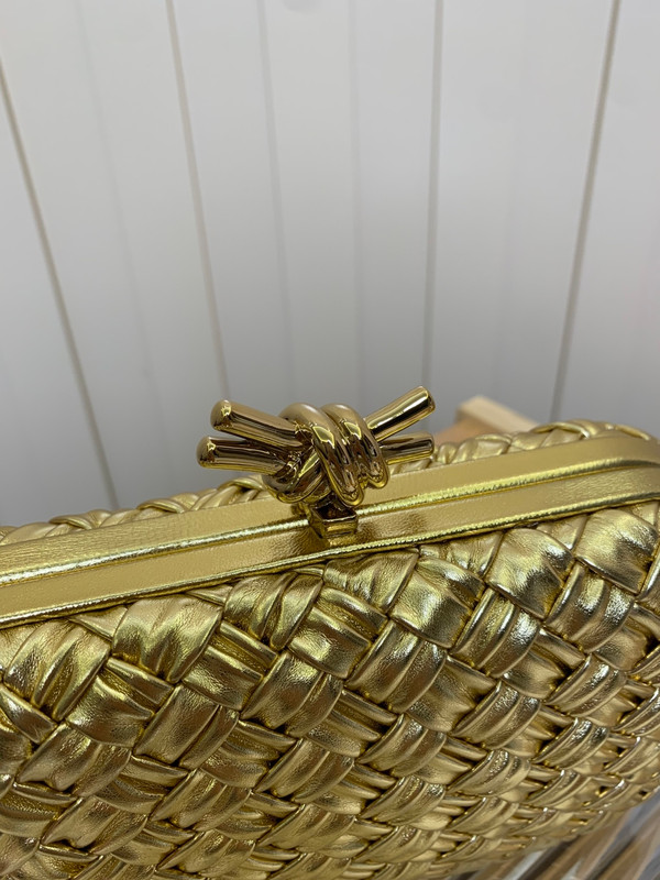 Bottega Veneta Women’s Knot Clutch Bag Intrecciato Metallic Leather Gold