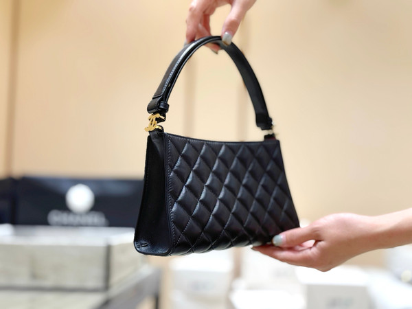 Chanel Shoulder Bag 23cm Lambskin Leather Spring Summer 2026 Bag Collection Act 1 AS5090, Black