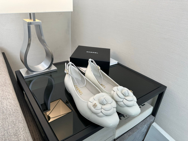 Chanel Mary Jane Ballet Flats Women Patent Calfskin 2024/25 Métiers D'art Collection, White