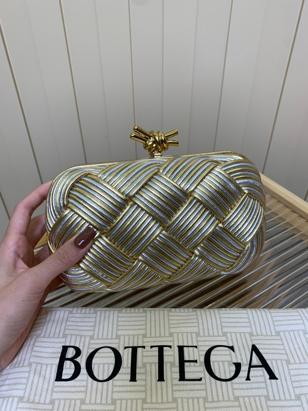 Bottega Veneta Women’s Knot Clutch Bag Two-Tone Intrecciato Metallic Leather Gold