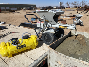 Gro-King Sprayer autonomous water supply tank attached to mud mixer unit