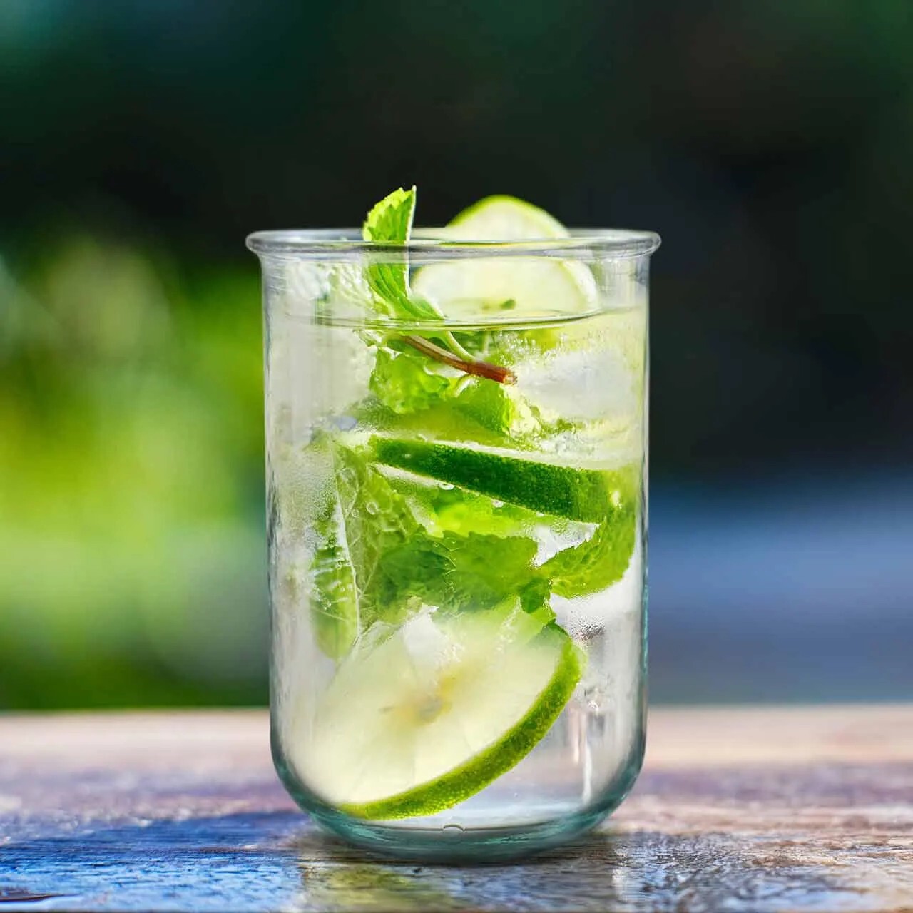 Classico Tumbler with Infused Cucumber Water