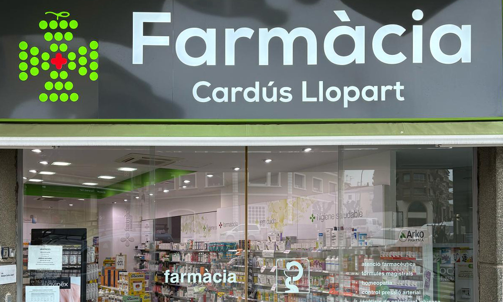 Interior de Farmacia Carmen Ortiz en Benacazón (Sevilla)