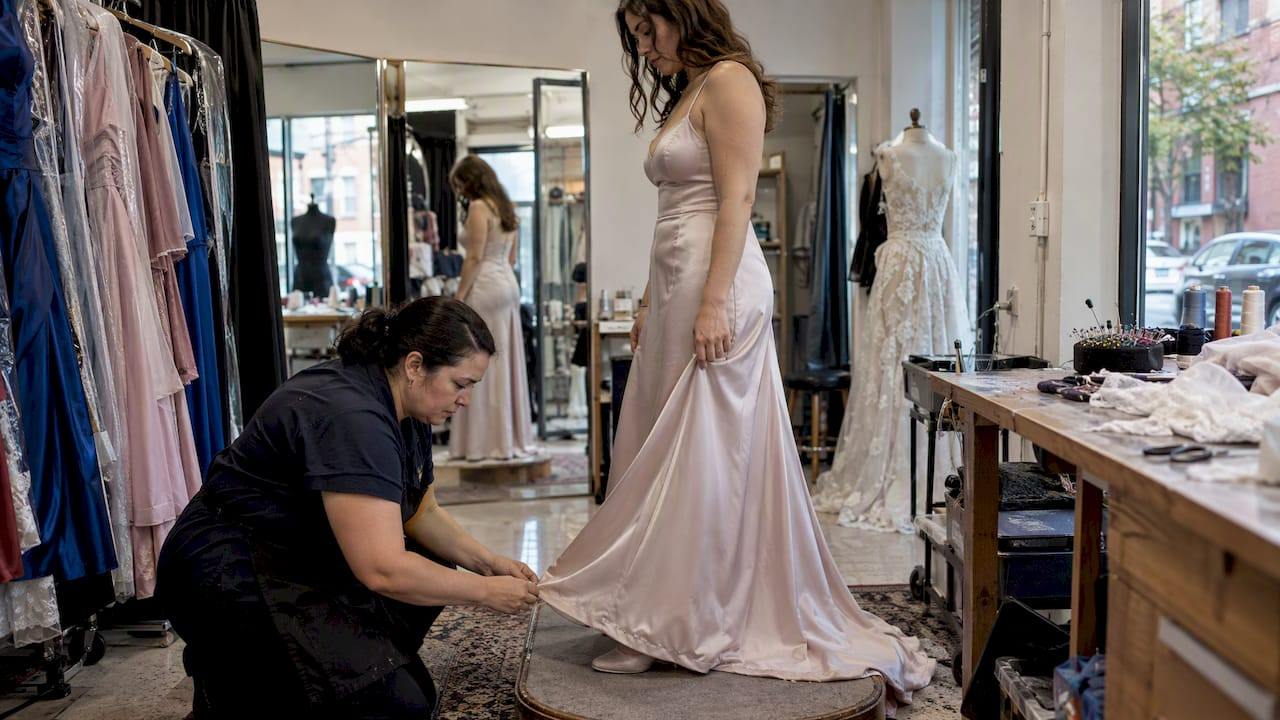 Avoid Returns: Schedule Formal Wear Alterations Near Me 4–6 Weeks