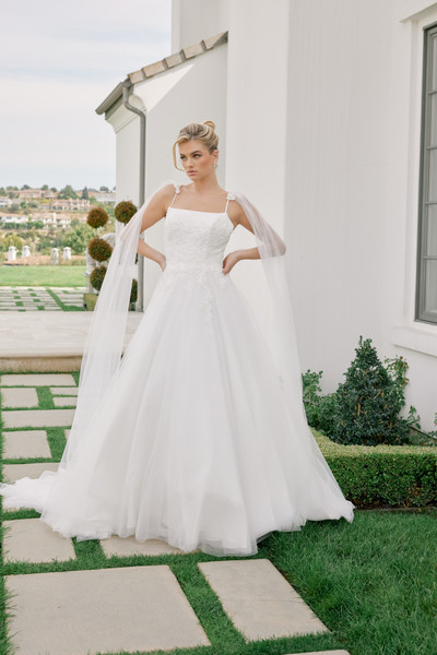Nox Anabel JW1052 Tulle Straight Neck Floating Sleeves Gown