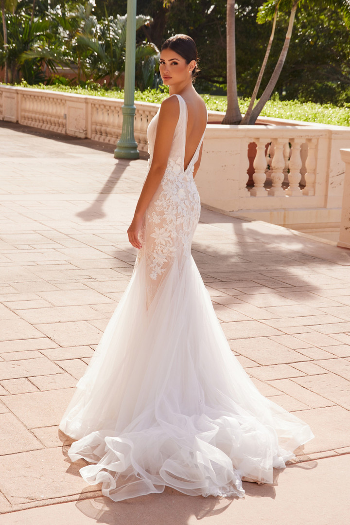 Nox Anabel JE917 Plunged V-Neckline Sleeveless Wedding Dress