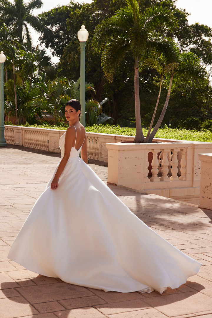 Nox Anabel JE1015 Satin Semi-stretch V-neck Wedding Dress