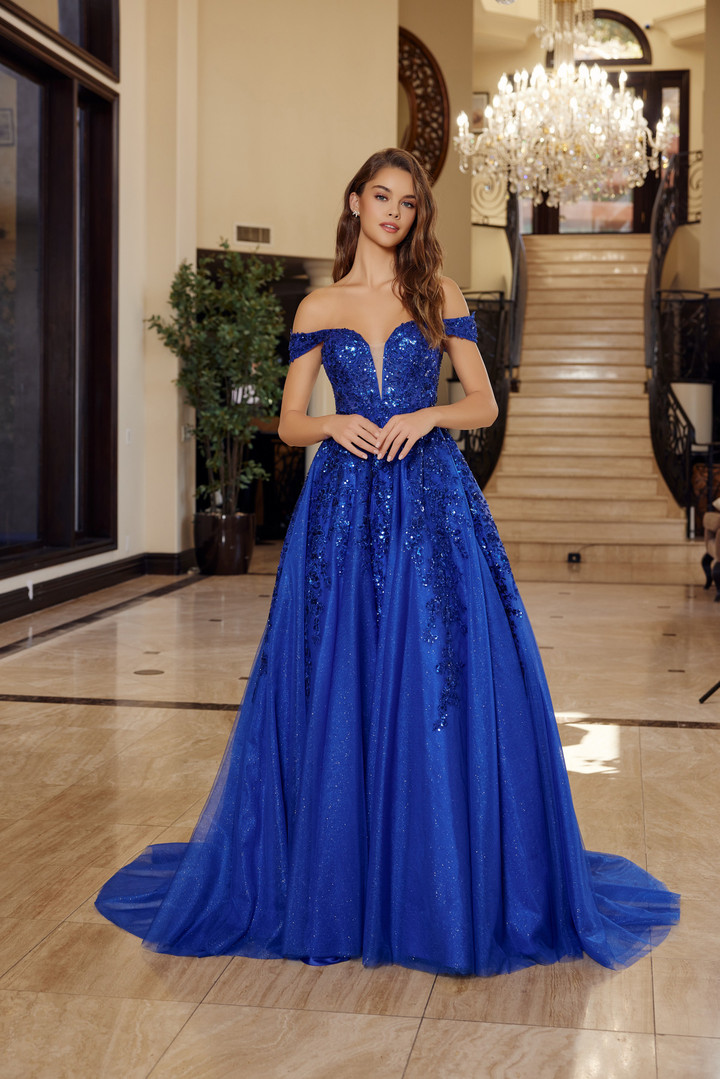 Nox Anabel H1881 Off Shoulder Plunging V-neckline Ball Gown