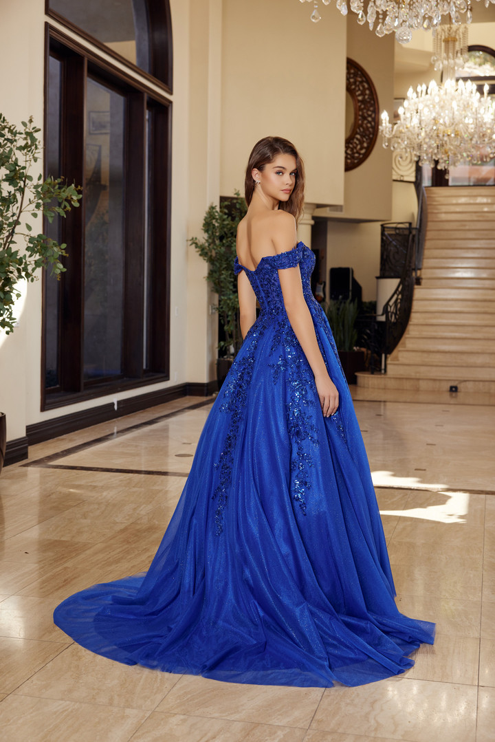 Nox Anabel H1881 Off Shoulder Plunging V-neckline Ball Gown