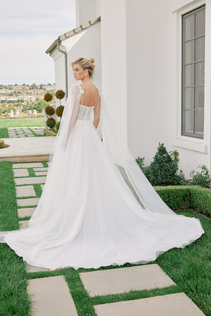 Nox Anabel JW1052 Tulle Straight Neck Floating Sleeves Gown