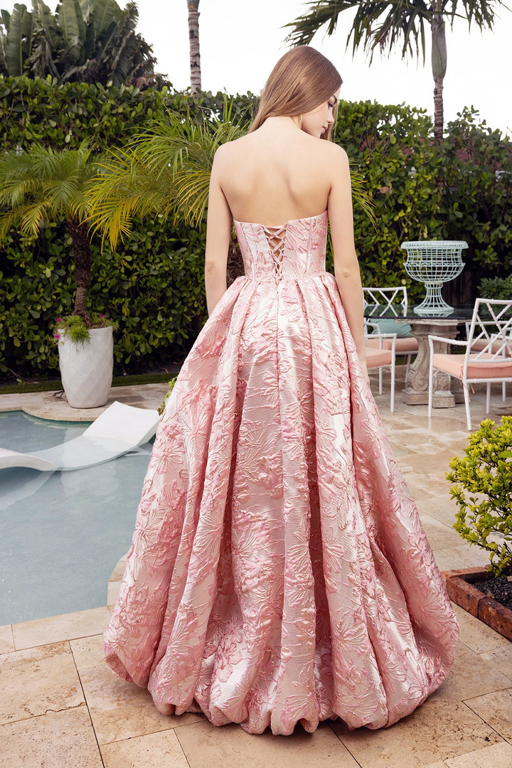 Portia and Scarlett XO180 Sweetheart Neck Strapless Dress