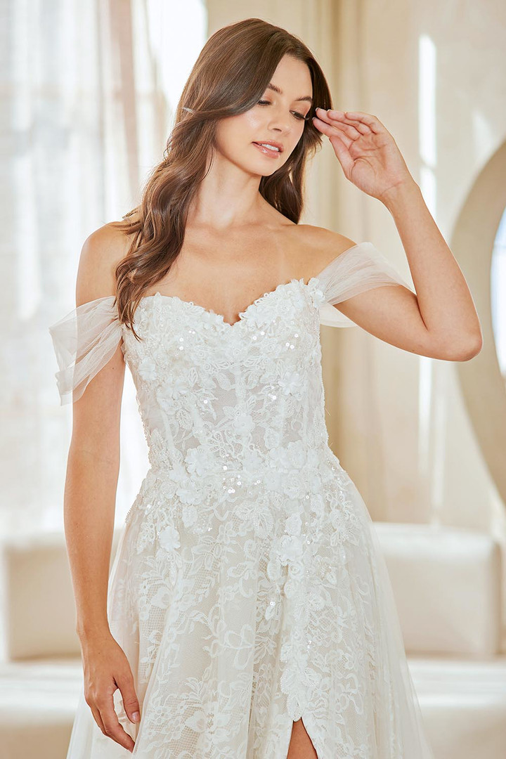 Amelia Couture 2139 Floral Lace Sweetheart Neckline Gown