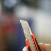 Retractable Snap-Off Knife