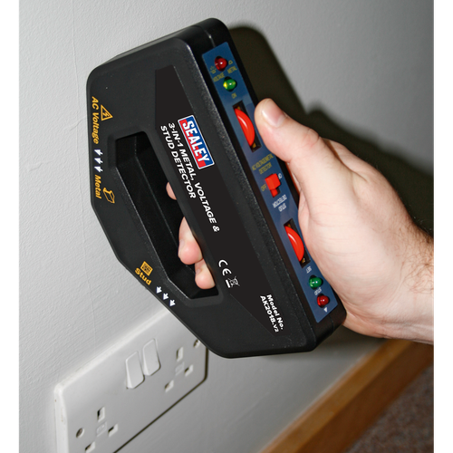 3-in-1 Metal, Voltage & Stud Detector