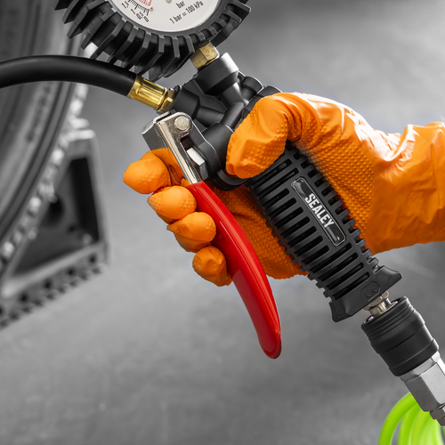Tyre Inflator with Clip-On Connector
