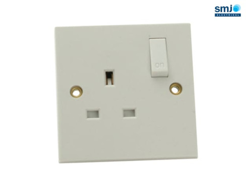 SMJ - Switched Socket 1 Gang 13A Trade Packed