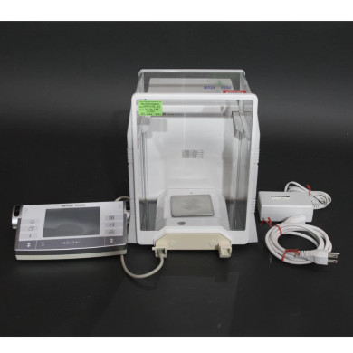 Mettler Toledo AX205 analytical balance