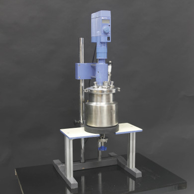 IKA LR-2 ST jacketed glass reactor with overhead stirrer