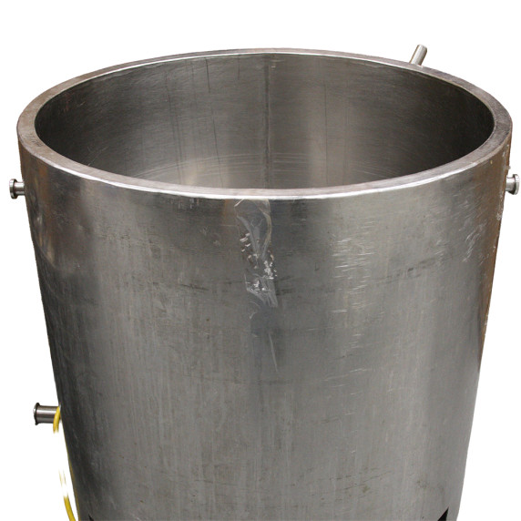 Heated stainless steel tank with electric jacket and drain outlet