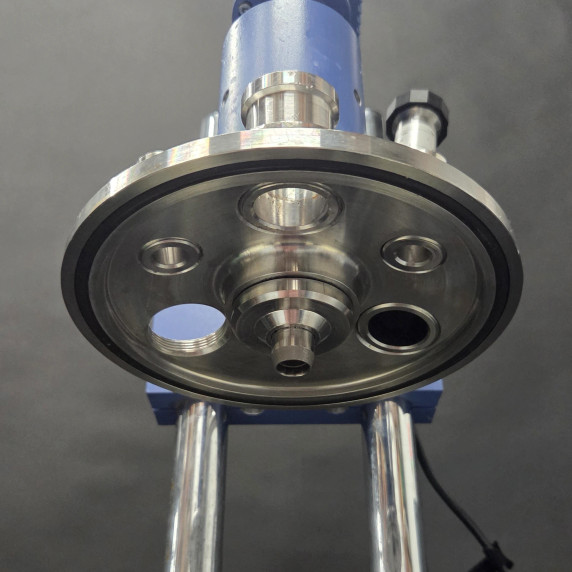 IKA LR-2 ST glass reactor used in laboratory R&D