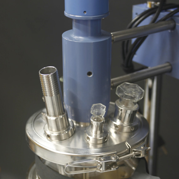 IKA LR-2 ST jacketed glass reactor with temperature control for lab use