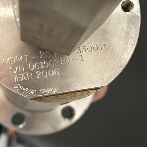 Autoclave Engineers 1 liter chemical reactor for high temperature and high pressure applications