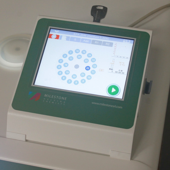 Milestone ETHOS X touchscreen control panel for microwave sample preparation methods