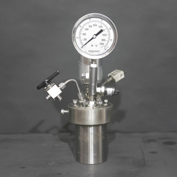 Parr Instruments 4561 300 ML Stainless Steel High Pressure Chemical Reactor with 4842 Controller