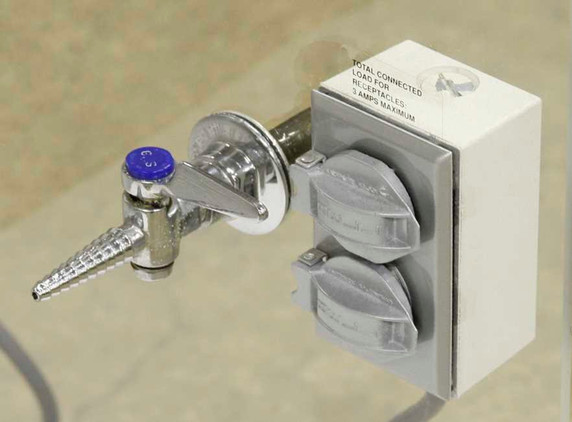 Nuaire Nu 201 630 6 FT Horizontal Airflow Workstation - 2